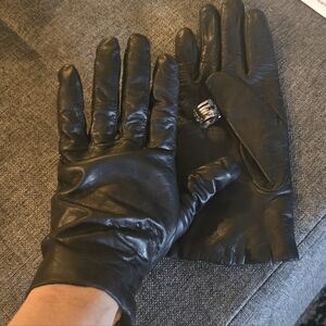Fownes Elegant Black Leather Gloves Chasmere Lining